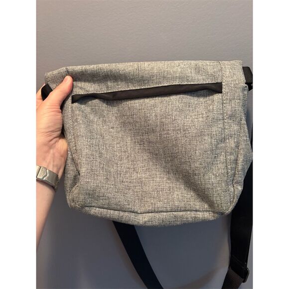 Lululemon Festival Bag 5L Crossbody Gray/Black Unisex Medium - Picture 5 of 10
